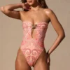 Bañador bandeau con aberturas Faye en estampado de cachemira