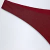 Bañador bandeau con aberturas y adornos de abalorios Miami en cereza oscuro