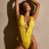 Bañador Syros con fruncidos y aberturas en amarillo dorado