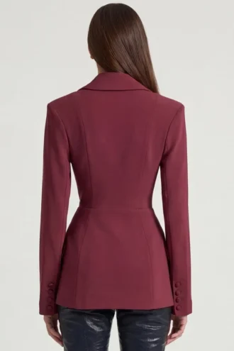 Blazer estructurado de doble botonadura Marika en color burdeos