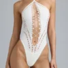 Bodis de verano con cuello halter y cordones en color marfil