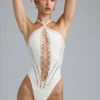 Bodis de verano con cuello halter y cordones en color marfil