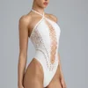 Bodis de verano con cuello halter y cordones en color marfil