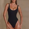Body Reese con cuello redondo en negro