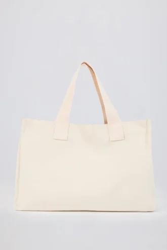 Bolso tote oversize de lona en color cáscara de huevo