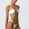 Braguitas de bikini cheeky con tirantes anchos y adornos Sunray en blanco