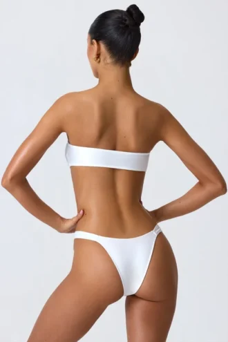 Braguitas de bikini cheeky con tirantes anchos y adornos Sunray en blanco