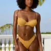 Braguitas de bikini hipster de ropa de baño arrugadas en color Marigold