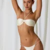 Braguitas de bikini tanga con doble tirante y detalle de perlas Mabe en blanco perla