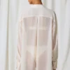 Camisa oversize Hiva con detalle de perlas en blanco perla