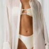 Camisa oversize Hiva con detalle de perlas en blanco perla
