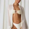 Camisa oversize Hiva con detalle de perlas en blanco perla