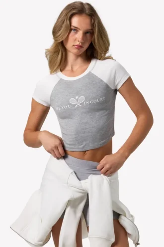 Camiseta corta con estampado gráfico en gris jaspeado