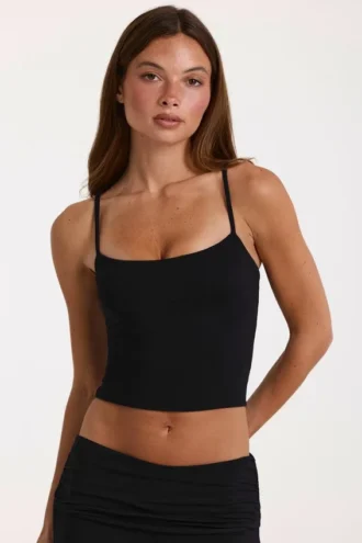 Camiseta corta de modal en negro