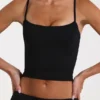 Camiseta corta de modal en negro