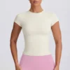 Camiseta larga con aberturas en color crema
