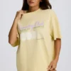 Camiseta oversize con estampado gráfico en color limón