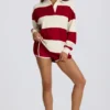 Camiseta oversize de manga larga a rayas en rojo oscuro