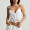 Camiseta sin espalda con calados Vasilia de popelín de algodón en blanco