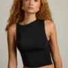 Camiseta sin mangas asimétrica con fruncidos Kirbie en negro