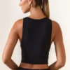 Camiseta sin mangas Aya de modal con cuello barco en negro