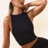 Camiseta sin mangas Aya de modal con cuello barco en negro
