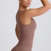 Camiseta sin mangas con cuello en V Soft Active en color moca