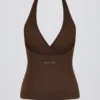 Camiseta sin mangas con cuello halter y espalda abierta en jaspe pecan