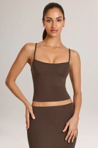 Camiseta sin mangas con cuello redondo Ailany Modal en marrón chocolate