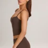 Camiseta sin mangas con cuello redondo Ailany Modal en marrón chocolate
