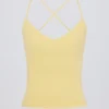 Camiseta sin mangas con espalda cruzada en color limón