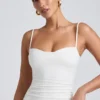 Camiseta sin mangas con fruncidos y capas de modal Esme en blanco