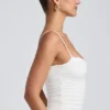 Camiseta sin mangas con fruncidos y capas de modal Esme en blanco