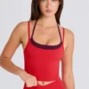 Camiseta sin mangas corta con capas Soft Active en rojo fresa
