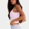 Camiseta sin mangas de cuello cuadrado con ribete suave y sin costuras en rosa empolvado