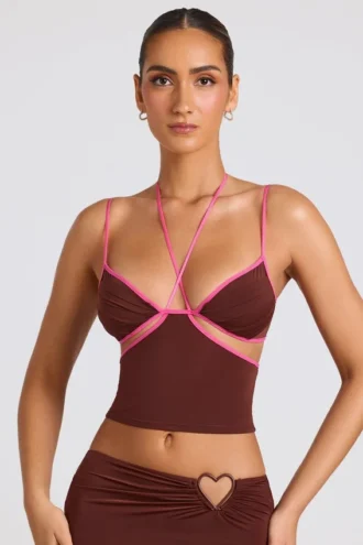 Camiseta sin mangas Rocio con ribete en contraste en marrón chocolate