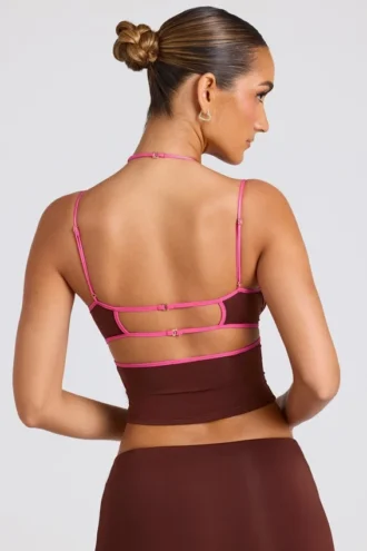 Camiseta sin mangas Rocio con ribete en contraste en marrón chocolate