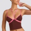 Camiseta sin mangas Rocio con ribete en contraste en marrón chocolate