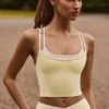 Camiseta sin mangas Soft Active con capas en amarillo suave