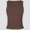 Camiseta sin mangas Soft Active con cuello barco y espalda abierta en color cacao