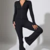 Chaqueta con cremallera de manga larga en negro