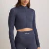 Chaqueta corta con cremallera FlexiRib en color Indigo Slate