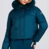Chaqueta de esquí corta impermeable con capucha de pelo sintético en color verde azulado