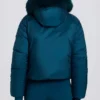 Chaqueta de esquí corta impermeable con capucha de pelo sintético en color verde azulado