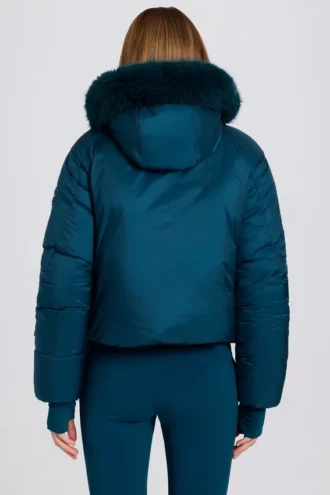 Chaqueta de esquí corta impermeable con capucha de pelo sintético en color verde azulado