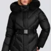 Chaqueta de esquí impermeable con capucha de piel sintética en negro
