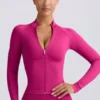 Chaqueta Define Luxe con cremallera en color baya