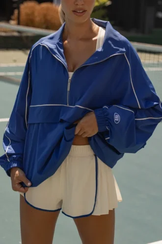 Chaqueta deportiva oversize en cobalto