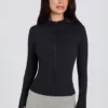 Chaqueta intermedia con capucha Soft Active en negro