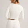Cárdigan corto de punto elástico de modal Kiva en blanco
